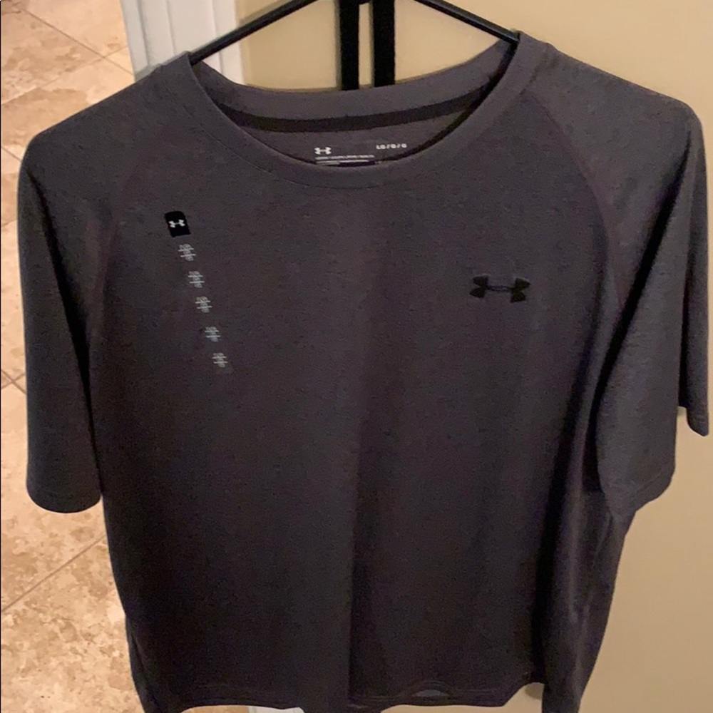 Men’s under armor shirt sleeve shirt
